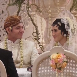 Akad Nikah Dude dan Alyssa Kental Nuansa Islami