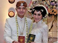 Dude Harlino dan Alyssa Soebandono Resmi Menikah