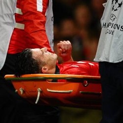 Van Persie Absen Empat Sampai Enam Pekan