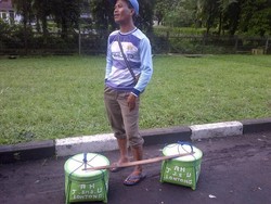 Gerindra Sangkal Ada Pedagang Asongan di GBK yang Belum Dibayar