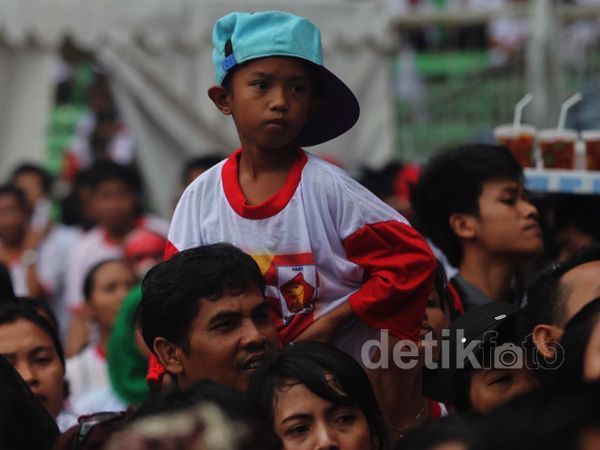 Anak-anak Ikut Kampanye Partai Gerindra