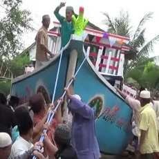 Ikuti Jejak Nabi Nuh, Kiai Sumenep Buat Perahu di Atas Gunung