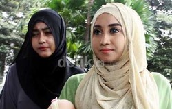 Tiru Sefti Lepas Jilbab? Darin: Nggak Akanlah!