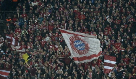 Spanduk Terlarang Bikin Bayern Dihukum UEFA
