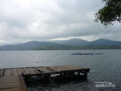Danau Kembar yang Unik di Solok