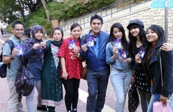 Caleg Dwiki Dharmawan Blusukan Sampai ke Hongkong