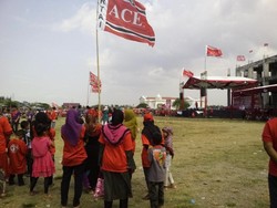 Anak-anak Ramaikan Kampanye Partai Aceh
