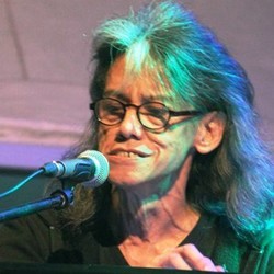 Duet Bersama Andi Auriec, Fariz RM Bagi Tips Menjadi Legenda