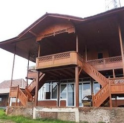 Nia Gugat Harta Gono-gini Farhat Agar Tak Jatuh ke Tangan Regina?