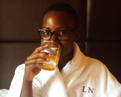 Lupita Nyongo PD Pamer Foto Tanpa Make-up