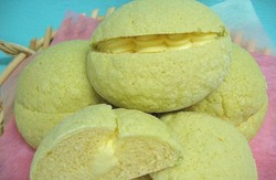 Nyam! Ultimate Melon Bread, Roti Rasa Asli Melon