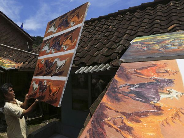 Bisnis Lukisan di Kampung Pelukis