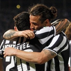 Gol Tunggal Tevez Menangkan Juve