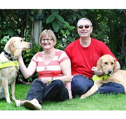 Berkat Anjing Pemandu, Dua Tuna Netra Ini Berjodoh dan Menikah