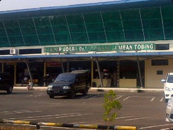 Operasional Bandara FL Tobing Tapteng Sumut Kembali Terganggu Kabut Asap