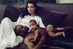 Kemesraan Kim Kardashian, Kanye West & North West di Foto Vogue