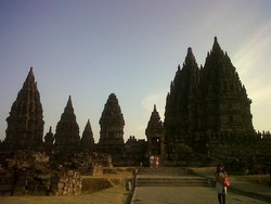 Pesona Candi Prambanan yang Tak Pernah Padam