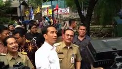 Blusukan di Kampung Deret, Jokowi: Tanggal 9 Jangan Golput Lho Ya!