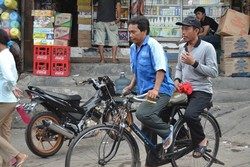 Pilihan Wagiyo Onthel Membelokkan Setang ke Jokowi atau Prabowo