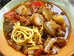 Slruup! Gurih Hangat Soto Mie, Sop Kambing, dan Mie Ayam (2)