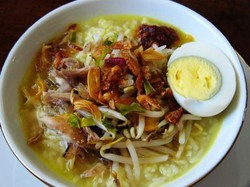 Slruup! Gurih Hangat Soto Mie, Sop Kambing, dan Mie Ayam (1)