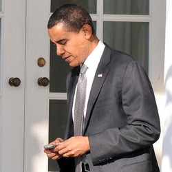 Obama Belum Tinggalkan BlackBerry