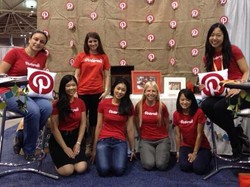 Ada Wanita Cantik di Balik Desain Cantik Pinterest