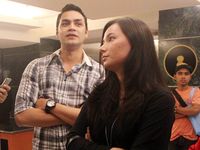 Jonas Rivano dan Asmirandah Nonton Film Son of God