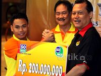 Atlet Angkat Besi Eko Yuli Dapat Bonus