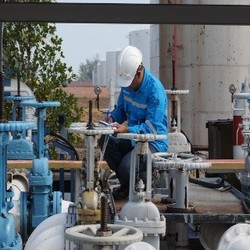 Gasnya Diekspor ke Singapura Hingga China, RI Malah Impor BBM