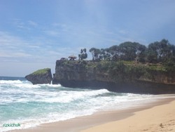 Pantai Drini, Indahnya Ciptaan Tuhan di Gunungkidul