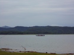 Serunya Main Perahu di Waduk Gajah Mungkur