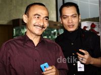 KPK Memeriksa Ketua DPRD Banten