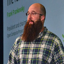 Facebook Ditinggal Bos Desain Hardware