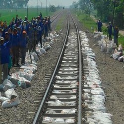 2 Juta Orang Dikerahkan Bangun Rel KA Ganda Semarang-Bojonegoro