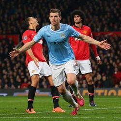 Dzeko Dua Gol, City Lumat MU 3-0