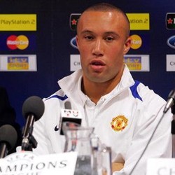 Akhir Pekan Ini Mikael Silvestre ke Jakarta