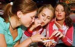 Sering Konsumsi Makanan Tinggi Garam Remaja akan Lebih Cepat Alami Penuaan Dini