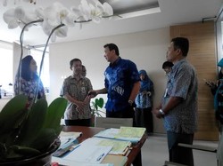 Jokowi Blusukan, Ahok Sidak di Blok G Balai Kota