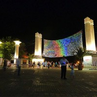 Instalasi Dari 6000 Keping CD, Menyilaukan!