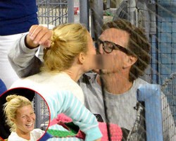 Sebelum Cerai dari Chris Martin, Gwyneth Kepergok Cium Mantan Kekasih