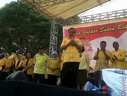 Akbar Tandjung : Ical Jalin Komunikasi Politik dengan Megawati