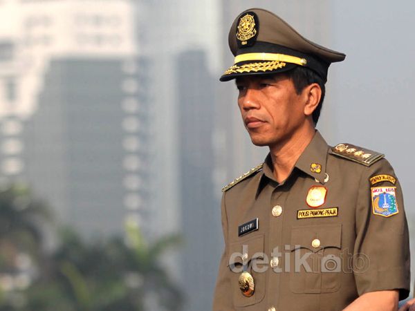 Jokowi Pimpin Apel HUT Satpol PP
