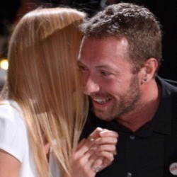 Hadiah Perpisahan, Chris Martin Beri Lukisan Kepada Gwyneth Paltrow