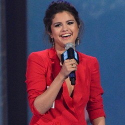 Duh! 2 Bulan Pasca Rehabilitasi Selena Gomez Mabuk-mabukan Lagi