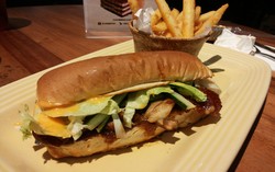 Dill Gourmet Cafe: Empuk Harum Sandwich Isi Roasted Duck a la Peking