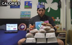 Ingin Jadi Raja Burger, Pria Ini Makan 11 Burger dalam 24 Menit!