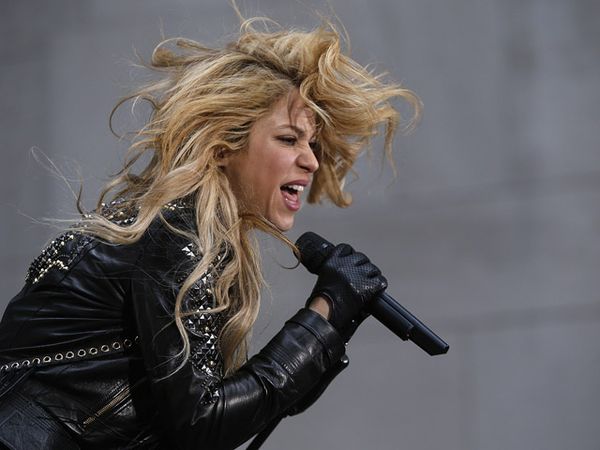 Woman in Black, Shakira