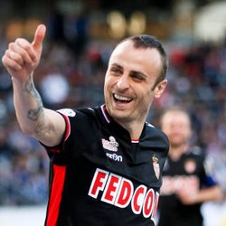 Monaco Ingin Pertahankan Berbatov