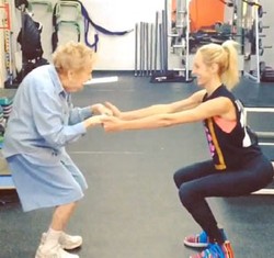 Foto: Semangat Nenek 97 Tahun yang Hobi Fitnes